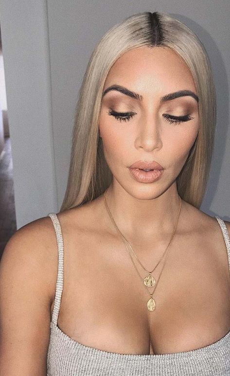 Kim Kardashian Blonde Hair, Kardashian Blonde Hair, Blonde Kardashian, Blonde Hair Products, Kim Blonde, Kim Kardashian Blonde, Kardashian Nails, Estilo Kim Kardashian, Kim Kardashian Makeup