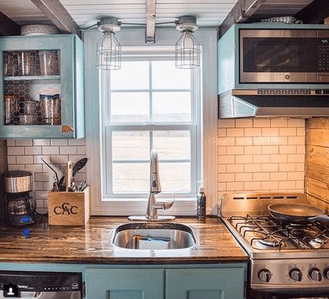 The 11 Tiny House Kitchens That'll Make You Rethink Big Kitchens Tiny House Kitchen Storage, Design Casa Piccola, Wohne Im Tiny House, Tiny Kitchen Design, Oven Stove, Tiny House Blog, Outdoor Kitchen Appliances, Best Tiny House, Decor Ikea