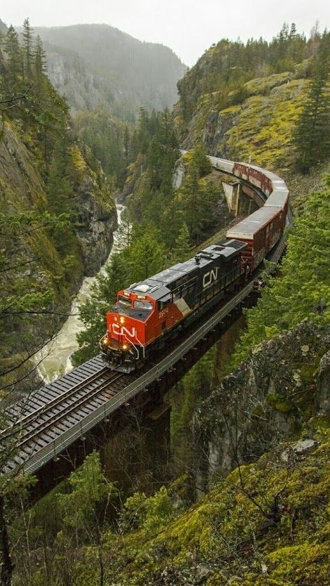 Canadian National Railway, Scenic Train Rides, Scenic Railroads, Luxury Train, Model Train Scenery, Railroad Photography, Railroad Photos, Train Photography, Old Trains