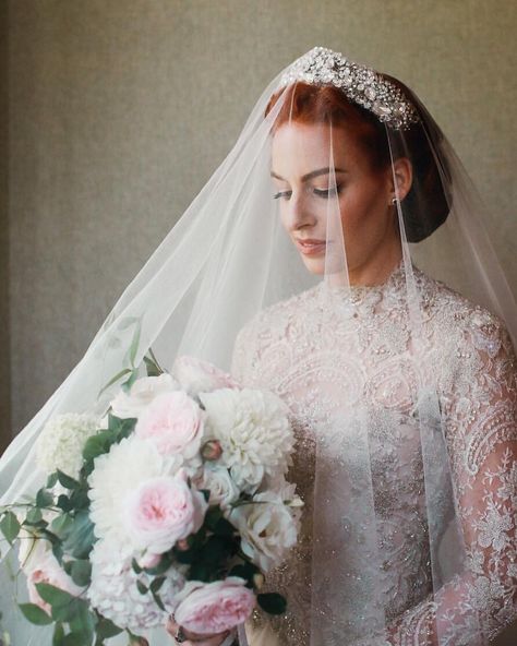 Suzanne Harward, Celebrity Wedding Photos, Elegant Veils, Bridal Veils And Headpieces, Winter Wedding Decorations, Scottish Wedding, Veil Brides, Wedding Photos Poses, Wedding Dress Accessories