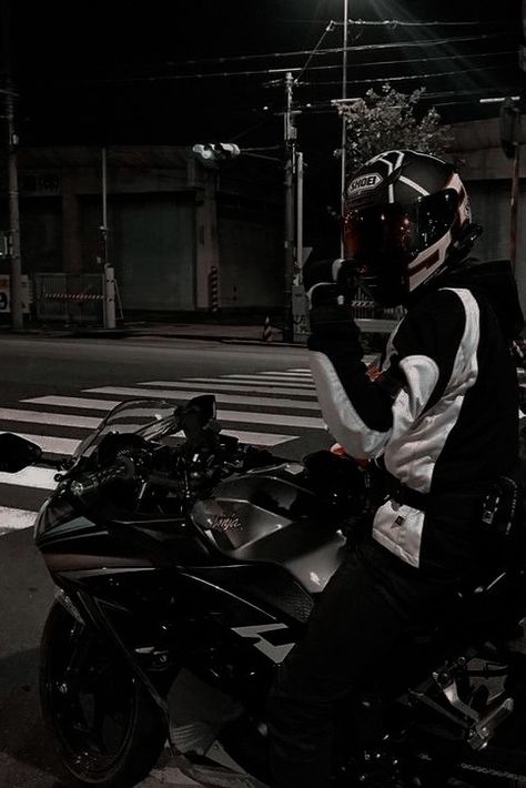 ride as fast as he can. Best Friend Fotos, Biker Guys, Biker Boy, Anime Motorcycle, Image Moto, Boy Bike, Bike Aesthetic, Zodiac Academy, Motorcycle Aesthetic