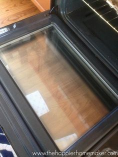 How to Clean Oven Glass-Inside, Outside, and In Between! How To Clean Oven, Homemade Toilet Cleaner, Clean Baking Pans, Cleaning Painted Walls, Glass Cooktop, Deep Cleaning Tips, Toilet Cleaner, Ideas Hogar, Oven Cleaning