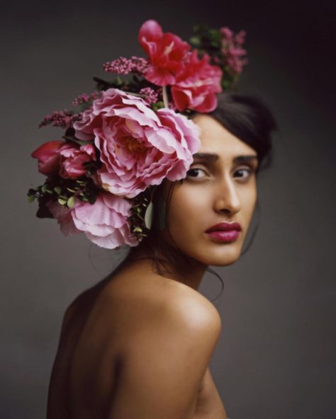 Flower Wreath Hair, Portraiture Photography, Dance Paintings, Flowers In Her Hair, Hair Wreath, Beyond Beauty, Bride Flowers, Ballet Beautiful, Flower Headpiece