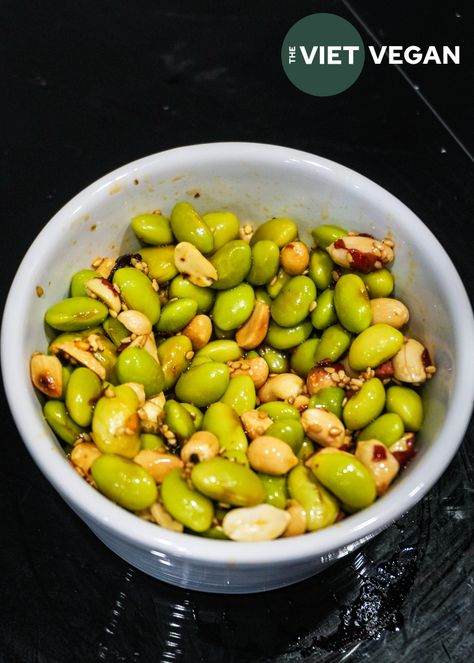 Crunchy Edamame, Peanut Salad, Toasted Sesame Seeds, No Bean Chili, Work Lunch, Roasted Peanuts, Protein Pack, Edamame, Rice Vinegar