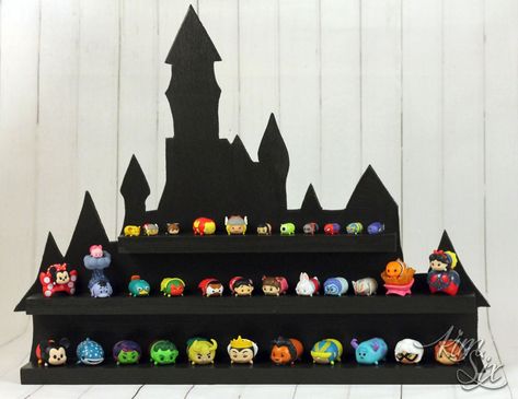 Castle Display, Diy Castle, Castle Diy, Disney Play, Toy Shelves, Disney Rooms, Disney Figurines, Castle Wall, Disney Castle