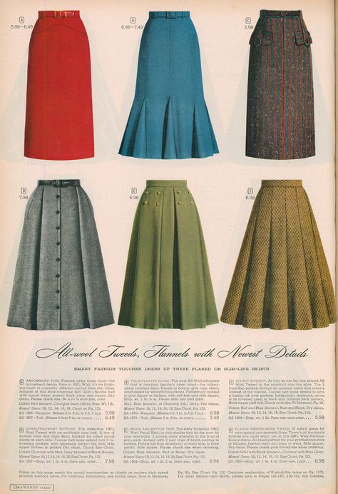 50s Housewife Fashion, 1950 Aesthetic Fashion, Modest 1950s Fashion, 50s Skirt Outfit, Vintage Winter Outfits 50s, 1950s Casual Outfits, 50s Fashion Aesthetic, Edwardian Halloween, 1950s Winter Fashion