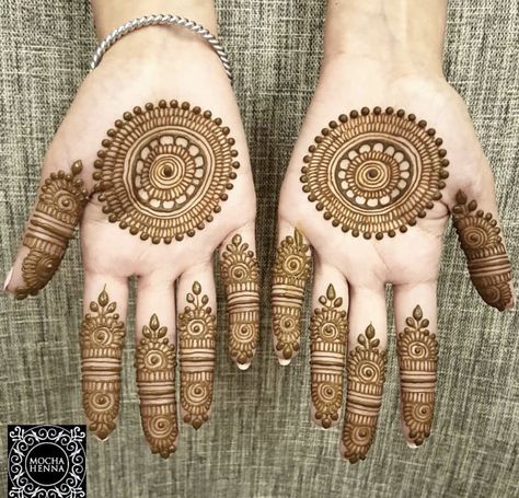 Round Mehndi Design, Toronto Tattoo, Peacock Mehndi, Circle Mehndi, Henna Tattoo Designs Hand, Mehndi Designs For Kids, Very Simple Mehndi Designs, Simple Mehndi Designs Fingers, Full Mehndi Designs