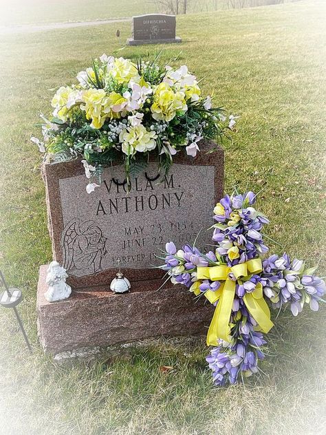 Kim's Kreations, etc. Headstones Decorations, Gravesite Decorations, Grave Flowers, Cemetery Headstones, Cemetery Decorations, Vase Flowers, Grave Decorations, Memorial Flowers, Cemetery Flowers