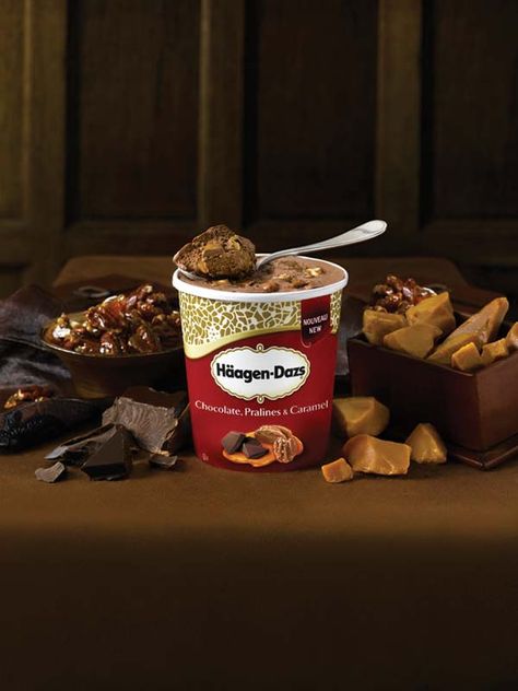 The UK’s most recognised luxury ice cream brand from General Mills* is giving consumers more of what they want… chocolate! Häagen-Dazs has announced the launch of a new product, Chocolate, Pr… Luxury Ice Cream, Häagen Dazs Ice Cream, Haagen Dazs Ice Cream, Gelato Bar, Chocolate Pralines, Haagen Dazs, Ice Cream Packaging, Ice Cream Tubs, Premium Ice Cream