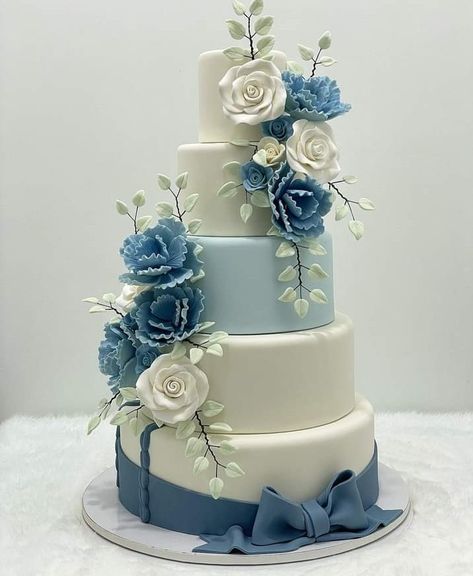 Wedding Cake Sky Blue, Slate Blue Wedding Cake, Dusty Blue Wedding Cake With Cupcakes, Light Blue Sweet 16 Cakes, Dusty Blue Wedding Cake Ideas, Wedding Cakes Dusty Blue, Quinceanera Cakes Blue, Blue Quince Cake, Wedding Cake Light Blue