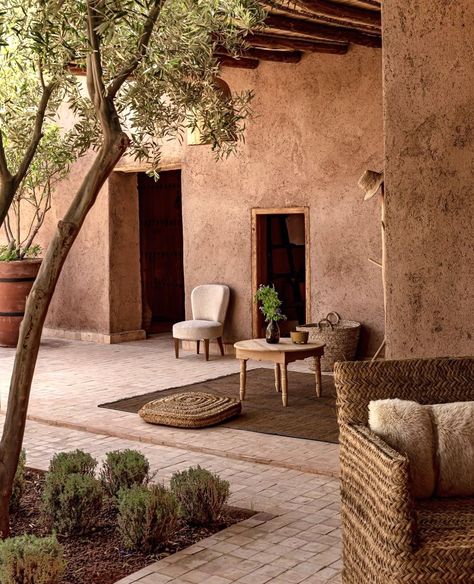 Style Hacienda, Studio Ko, Modern Hacienda, Earthship Home, Mexico House, Mud House, Interior Design Per La Casa, Adobe House, Hacienda Style