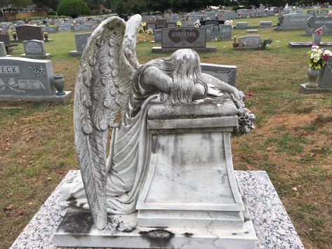 Grieving angel Angel On Grave, Gravestone Aesthetic, Angel Gravestone, Angel Headstone, Graveyard Angel, Angel Tombstone, Real Goth, Grave Statues, Crying Angel