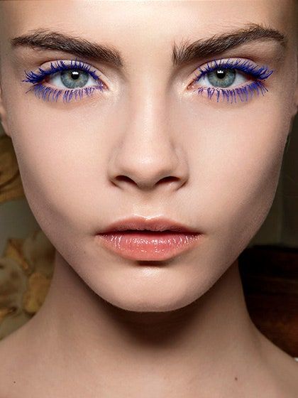 25 Ways to Wear Color Mascara Bleu, Purple Mascara, Summer Eyeshadow, Beauty Stocking Stuffers, Colored Mascara, Blue Mascara, Berry Lipstick, Graduation Makeup, Smink Inspiration