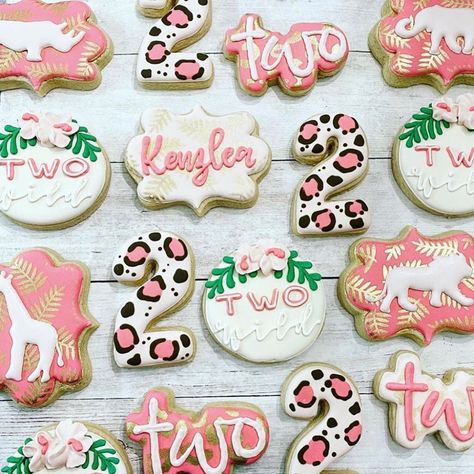 Two Wild Cakes, Toddler Birthday Themes, Safari Cookies, 2nd Birthday Party For Girl, Fern Forest, Wild Birthday Party, Wild Party, Forest Pattern