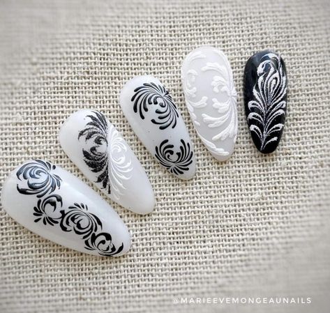 Russian Swirls Nails, Russian Swirl Nail Art, Linework Nail Art, Swirl Nail Art, Nail Desi, Romantic Boyfriend, Fruit Nail Art, New Nail Art Design, Nail Art Designs Diy