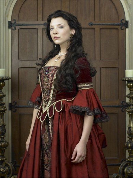 Natalie Dormer Anne Boleyn, The Tudors Costumes, Halloween Gown, Tudor Dress, Tudor Fashion, Tudor Costumes, The Tudors, Natalie Dormer, Anne Boleyn