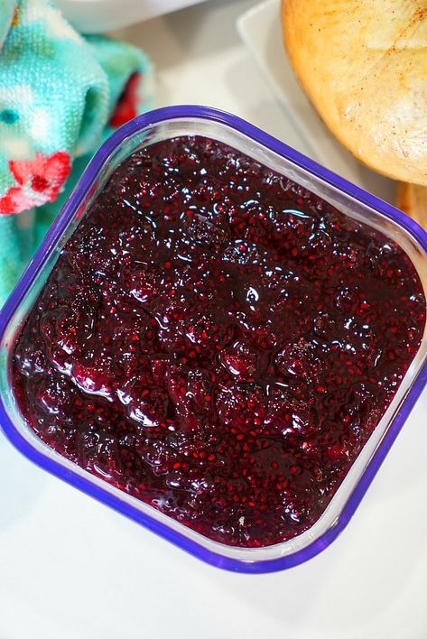 Huckleberry Jam Recipe, Huckleberry Recipes, Huckleberry Jam, Fresh Blueberry Recipes, Chia Seed Jam, Healty Dinner, Jam Recipes Homemade, Fresh Fruit Recipes, Baked Potato Recipes