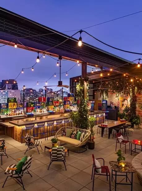 Ivy Terrace, Rooftop Bar Design, Retractable Enclosure, Pot Gantung, Rooftop Restaurant Design, Bar Deco, Sofa Santai, Terrasse Design, Bar Exterior