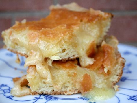 Make This Hard-to-Find Philadelphia Butter Cake At Home Philadelphia Butter Cake Recipe, Cheesecake Board, Dutch Butter Cake, Butter Squares, Kentucky Butter Cake, Cake At Home, Philly Food, Yeast Dough, Quick Cake