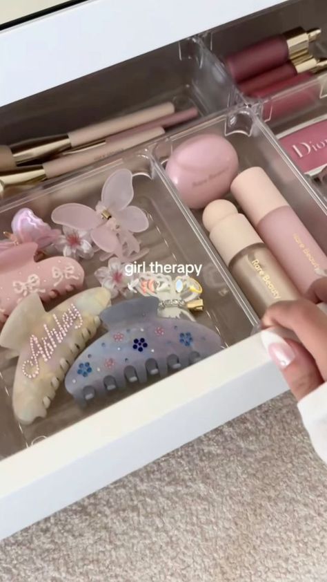 🧸Organizer for your drawer 🧸 Water Gel Moisturizer, Evening Eye Makeup, Girl Therapy, Gentle Skin Cleanser, Vintage Flowers Wallpaper, Soft Girl Aesthetic, Skincare Organization, Hair Essentials, Pretty Skin