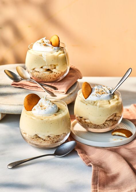 New-Fashioned Banana Pudding Family Reunion Food, Old Fashioned Banana Pudding, Southern Living Recipes, Banana Dessert, Vanilla Wafers, Vanilla Pudding, Southern Cooking, Banana Pudding, Recipes Dessert