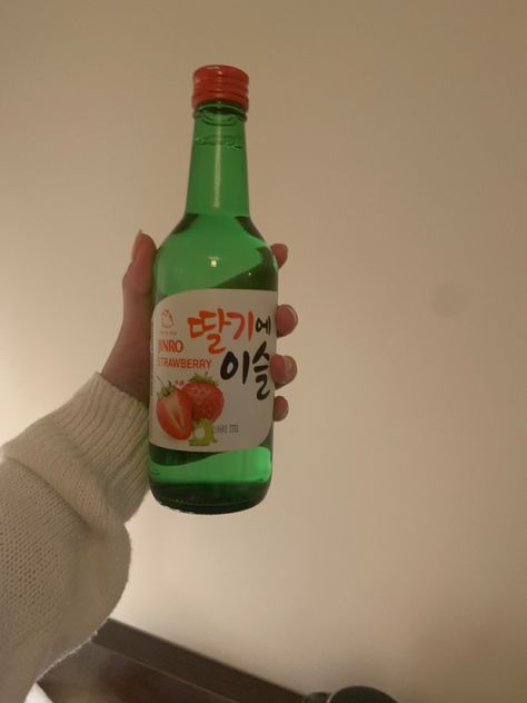 Korean Alcohol Drinks, Soju Strawberry, Soju Aesthetic, Soju Alcohol, Strawberry Soju, Korean Alcohol, Pastel Drinks, Soju Drinks, Jinro Soju