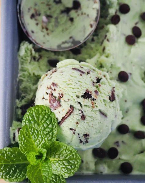 Mint Choc Chip Ice Cream Aesthetic, Mint Chip Ice Cream Aesthetic, Ice Cream Mint Choco, Mint Chocolate Chip Ice Cream Aesthetic, Mint Chocolate Aesthetic, Chocolate Chip Mint Ice Cream, Mint Choc Chip Ice Cream, Ice Cream Lab, Mint Choc Chip