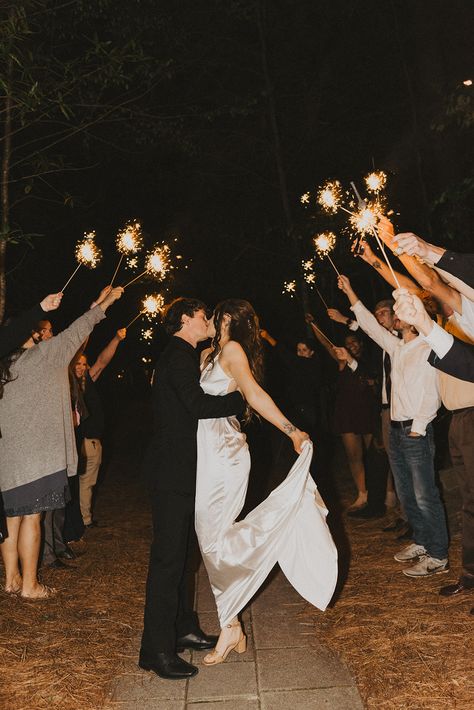 bride and groom kissing during sparkler grand exit Cute Send Off Ideas, Wedding Send Off Ideas, Wedding Sendoff, Send Off Ideas, Wedding Send Off, Country Diy, Flower Petals, Garden Wedding, Future Wedding