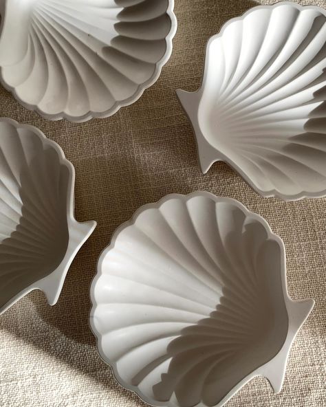 Bring seaside charm into your home with our Shell Vase! 🐚✨ This elegant piece is perfect for showcasing fresh blooms or standing solo as a statement decor item. Its timeless design and coastal vibes make it a must-have for any interior style. 🏠 Add a touch of nature and serenity to your living room, bedroom, or workspace today! 🌸 Shop now to create your dreamy decor! #homedecor #shellvase #coastaldecor #minimalistvibes #interiordecor Shell Vase, Dreamy Decor, Statement Decor, Coastal Vibes, Stone Collection, Coastal Decor, Interior Styling, Timeless Design, Living Room Bedroom