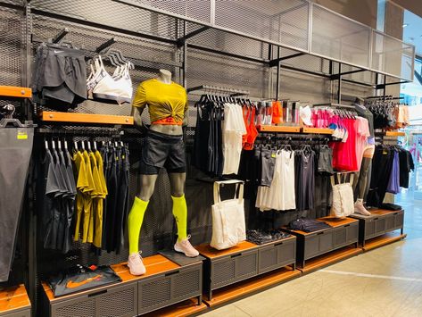 Bridal Boutique Interior, Sportswear Store, Clothing Store Displays, Fitness Boutique, Clothing Store Design, Visual Merchandising Displays, Retail Store Interior, Store Layout, Loft Decor