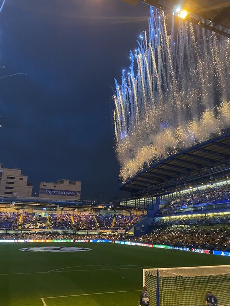 Chelsea Fan Aesthetic, Stamford Bridge Wallpaper, Spurs Aesthetic, Chelsea Fc Aesthetic, Chelsea Aesthetic, Chelsea Core, Chelsea Stadium, Chelsea Game, Chelsea Fc Stamford Bridge