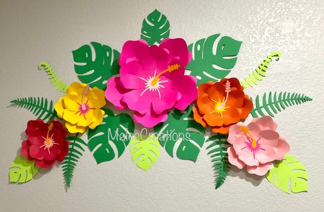 Set of 5 hibiscus paper flowers and leaves. Great addition to your Hawaiian/Luau or Moana inspired party. This set includes 1 large flowers - 15 inches diameter 4 small flowers - 9 inches diameter Leaves. COLORS CAN BE CUSTOMIZE. Please message me prior to ordering. This set come as individual flowers and leaves. So you can arrange them however you like. All paper flowers are handcrafted and unique, the size and the shape will differ slightly. Flowers are fully assembled and ready to use. Hawaiian Paper Flowers, Hawaiian Backdrop, Minnie Mouse Luau, Luau Party Decor, Hawaiian Bridal Shower, Flowers Hibiscus, Individual Flowers, Decoration Vitrine, Hawaiian Party Decorations