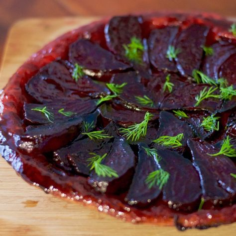 Tart Tatin Recipe, Beetroot Tart, Tart Tatin, What A Burger, Tarte Tatin Recipe, Brown Sugar Butter, Beetroot Recipes, Puff Pastry Desserts, Side Dishes Recipes