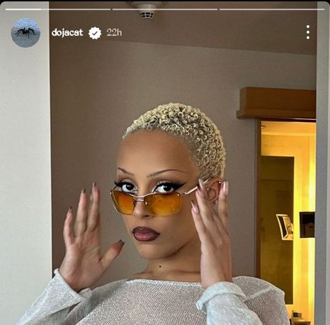 Doja Cat, Sunglasses, Mirror, Hair