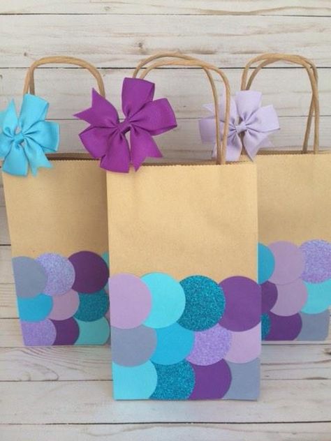 Mermaid Party Bags Mermaid favor Bags mermaid party Mermaid Party Bags, Baby Gifts Ideas, Party Favors Ideas, Mermaid Favor, 4de Verjaardag, Ariel Birthday Party, Party Image, Trendy Baby Gifts, Diy Mermaid