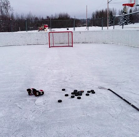 #hockey #life #outdoor Jack Zimmermann, Ice Hockey Aesthetic, Hockey Drawing, Book Lovers Aesthetic, Hockey Photography, Ice Skating Aesthetic, Alex Core, Hockey Photos, Hockey Aesthetic