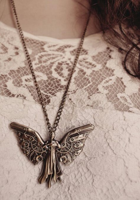 Tessa's clockwork angel necklace from The Infernal Devices Tessa Gray, Clockwork Princess, Clockwork Angel, Cassandra Clare Books, The Dark Artifices, Angel Necklace, The Infernal Devices, Cassandra Clare, Shadow Hunters