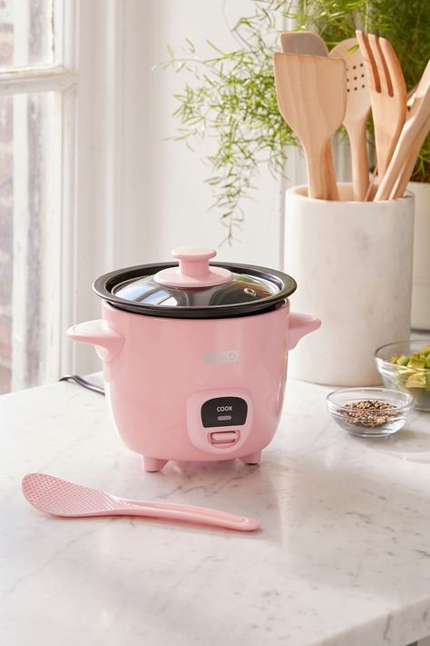 22 Kitchen Gadgets So Genius, You'll Wonder How You Ever Lived Without Them Mini Rice Cooker, Cute Kitchen, Pink Kitchen, Cool Kitchen Gadgets, Rice Cooker, Retro Kitchen, Diy Kit, Kitchen Stuff, Kitchen Items