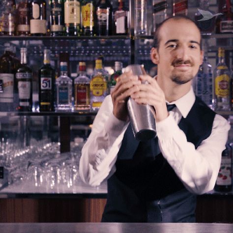 Trending GIF bar shake cocktail barman shaker accorhotels feel welcome the feelings Gif Bar, Using Dry Shampoo, Aloe Vera Face Mask, Second Day Hairstyles, Beauty Regimen, Beauty Advice, August 9, Beauty Lover, Celebrity Makeup