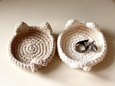 Cat Ring Dish 100% Cotton Hand-Crocheted Trinket Dish | Etsy Cat Ring Dish, Kat Haken, Crochet Rings, Crochet With Cotton Yarn, Crochet Cat Pattern, Ring Dishes, Crochet Shop, Cat Ring, Crochet Dishcloths