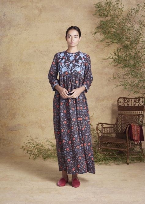 Muzungu Sisters Touba Dress in Halcyon PrintThis beautiful printed dress is made from 100% pure linen and fe Tatiana Casiraghi, Traditional Embroidery, South India, Printed Dress, Pure Linen, Textile Design, Daily Wear, Bodice, Organic Cotton