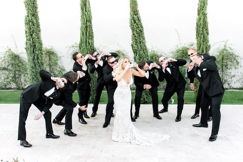 Groomsmen Wedding Photos, Groomsmen Pictures, Wedding Bridesmaids Dresses Blue, Groomsmen Photos, Bridal Photo, Wedding Picture Poses, Big Mood, Wedding Party Photos, Wedding Photos Poses