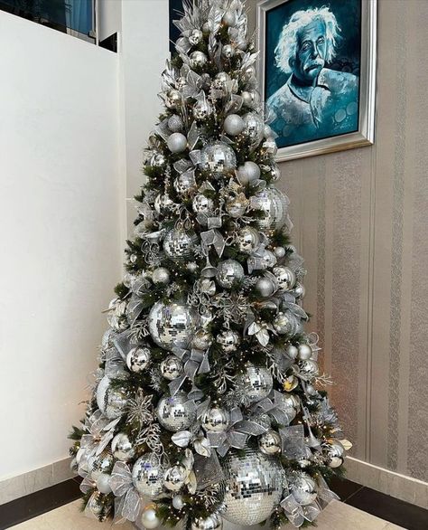 Disco Balls Christmas Tree, Christmas Tree With Disco Balls, Disco Ball Tree, Nye Party Decorations, 2023 Christmas Tree, Disco Christmas, Amazing Christmas Trees, Ball Room, Tree Inspiration