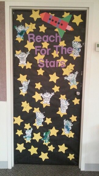 Space theme Classroom door. Let the kids color their own aliens, put their names on them. Aliens are "reaching for the stars". Moon And Stars Classroom Decor, Galaxy Classroom, Door Class, Rustic Exterior Doors, Main Door Design Photos, Classroom Door Decorations, Space Theme Classroom, Mobile Home Doors, Universe Theme