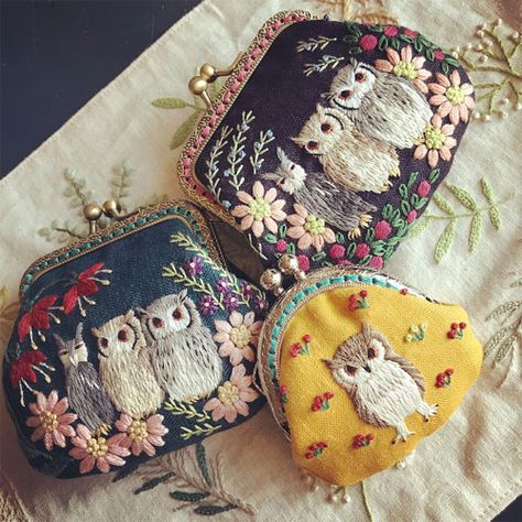 My Owl Barn: Embroidered Owl Purses by Japanese Artist Crewel Embroidery Tutorial, Owl Purse, Crewel Embroidery Patterns, Embroidered Purse, Crewel Embroidery Kits, Pola Sulam, Brazilian Embroidery, Learn Embroidery, Japanese Embroidery