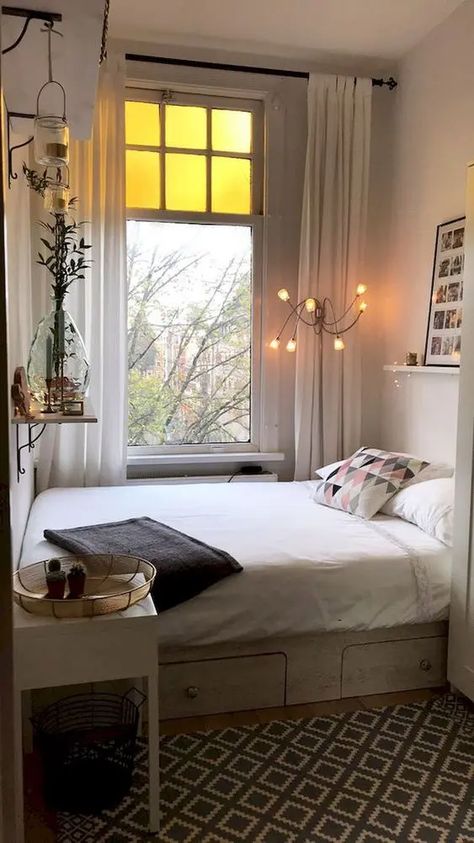 a narrow neutral bedroom with a ledge, a bed with storage, a nightstand and a wardrobe, some decor Simple Room Decoration, Small Room Diy, Narrow Bedroom, Comfortable Bedroom Decor, Classy Rooms, Small Apartment Bedrooms, Easy Diy Room Decor, Bedroom Decor For Couples, Small Room Decor