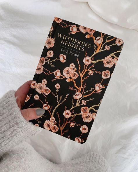 "Wuthering Heights" by Emily Bronté Books With Pretty Covers, Wuthering Heights Aesthetic, Heights Aesthetic, Pretty Books, Aesthetic Cover, Cover Books, Books Cover, Wuthering Heights, Beautiful Book Covers