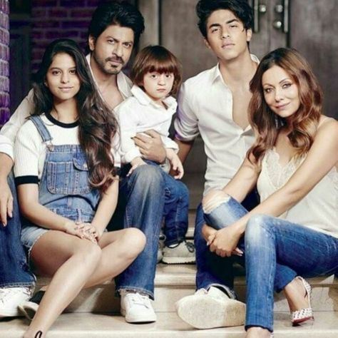 Shahrukh Khan Family, Abram Khan, Bollywood Couples, Indian Cinema, Akshay Kumar, Anushka Sharma, Shah Rukh Khan, Hrithik Roshan, Shahrukh Khan