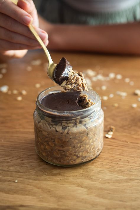 Mocha Overnight Oats, Easy Delicious Breakfast, Energizing Breakfast, Mocha Recipe, Nutritious Breakfast, All Recipes, Cacao Nibs, Breakfast Options, Chocolate Craving