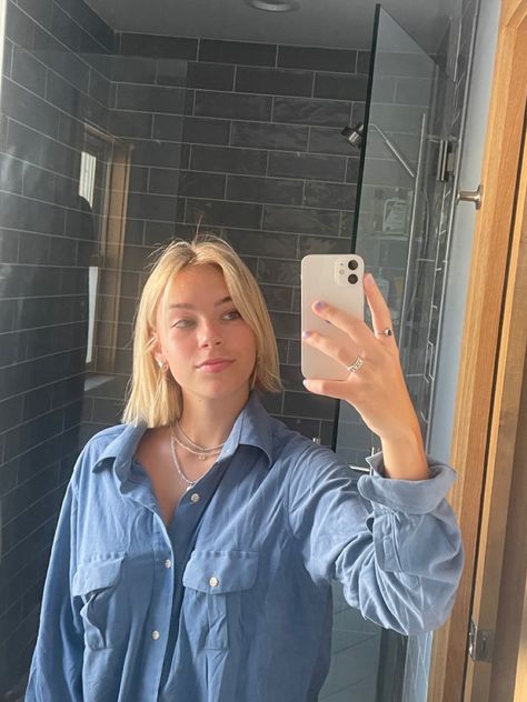 Blonde Hair Aesthetic Short, Blonde Bob 90s, Butter Blonde Bob Short Hair, Blond Bob Aesthetic, Short Blonde Bob Aesthetic, Blue Eyed Girls, Fall Hair Cuts, Short Blonde, Blonde Bobs